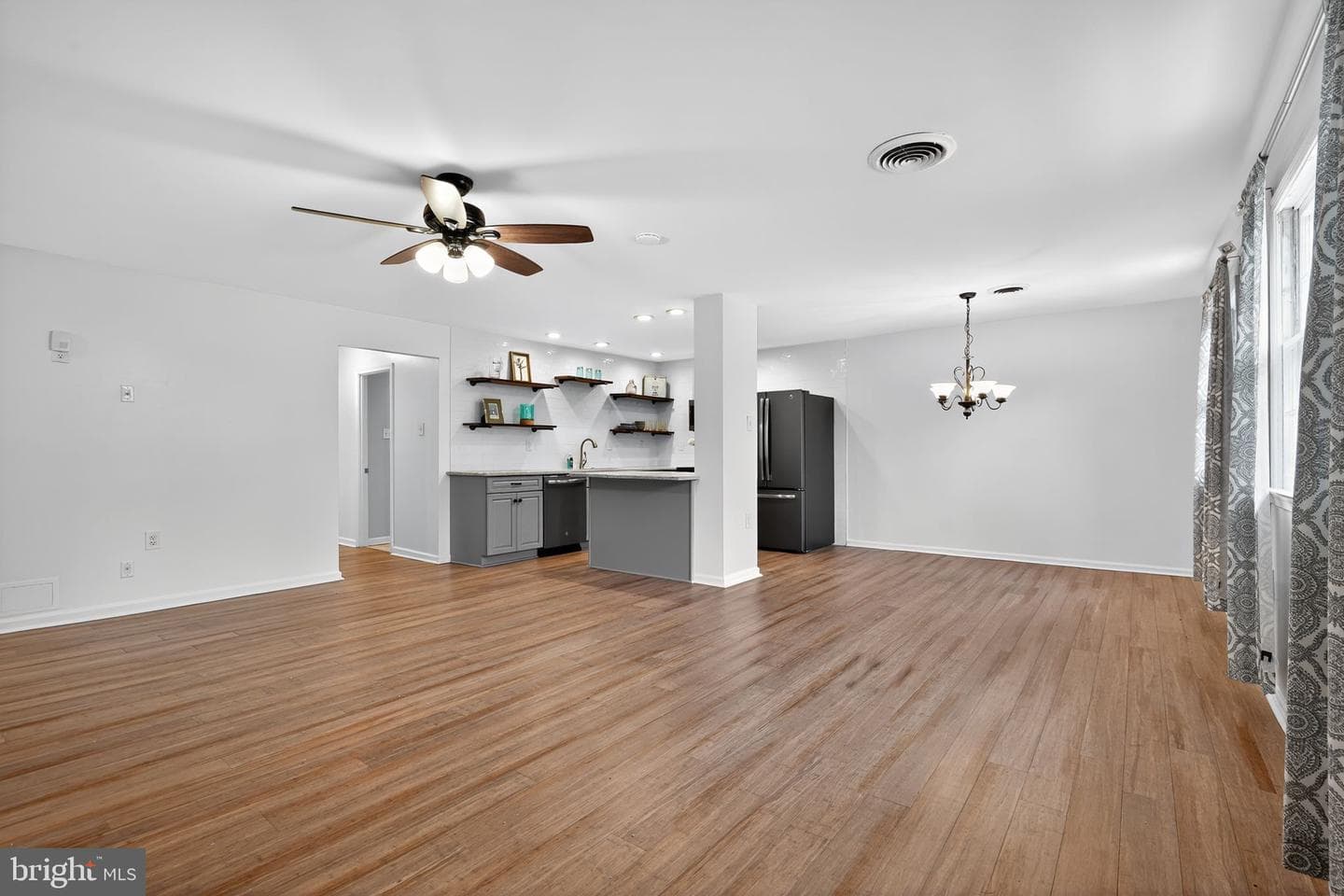 908 Yardley Cmns Commons photo 6