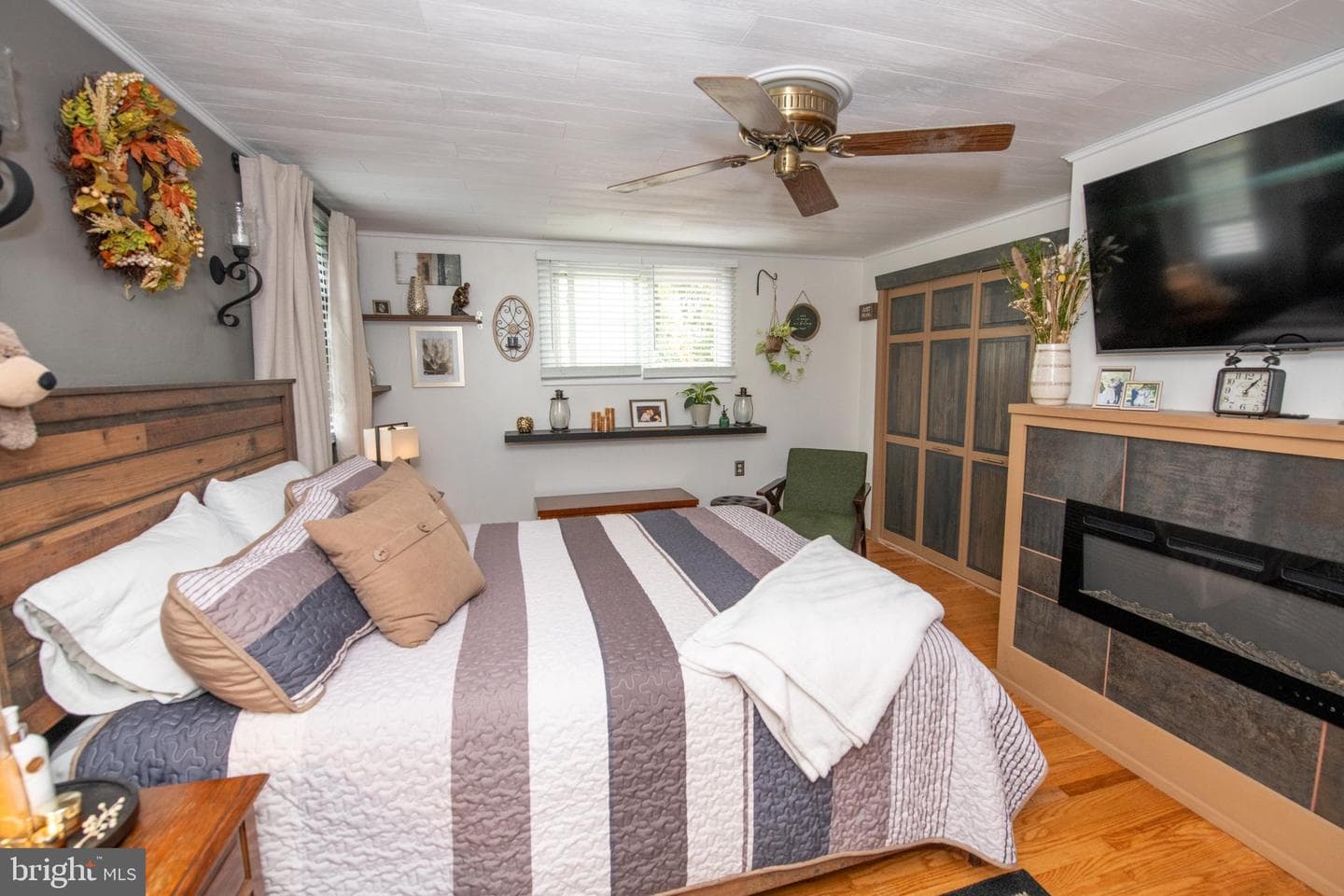 1128 Hilton Avenue photo 9