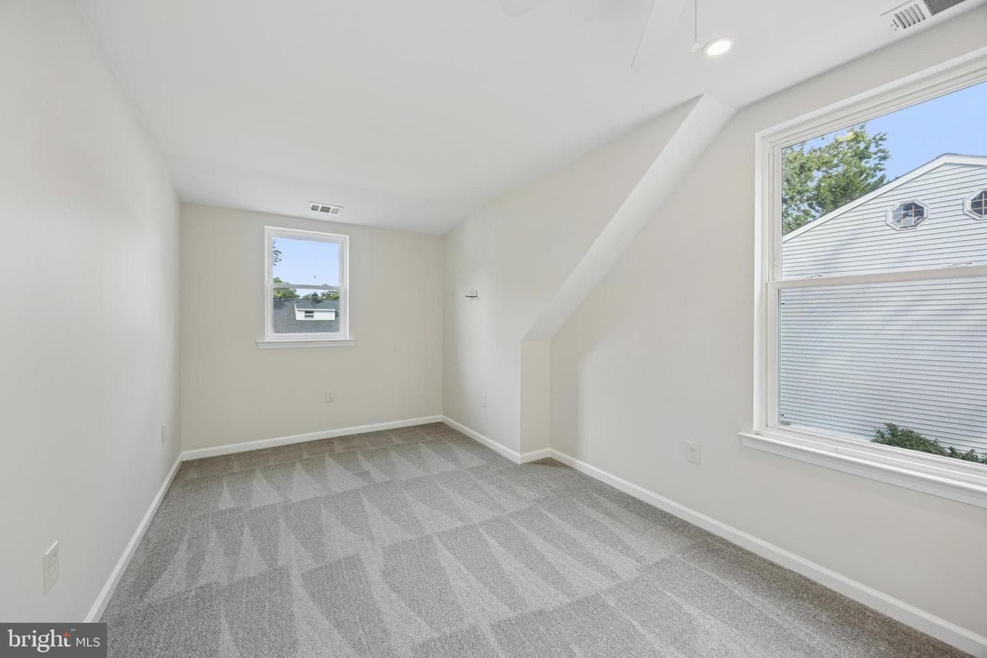 629 Rutland Road photo 21