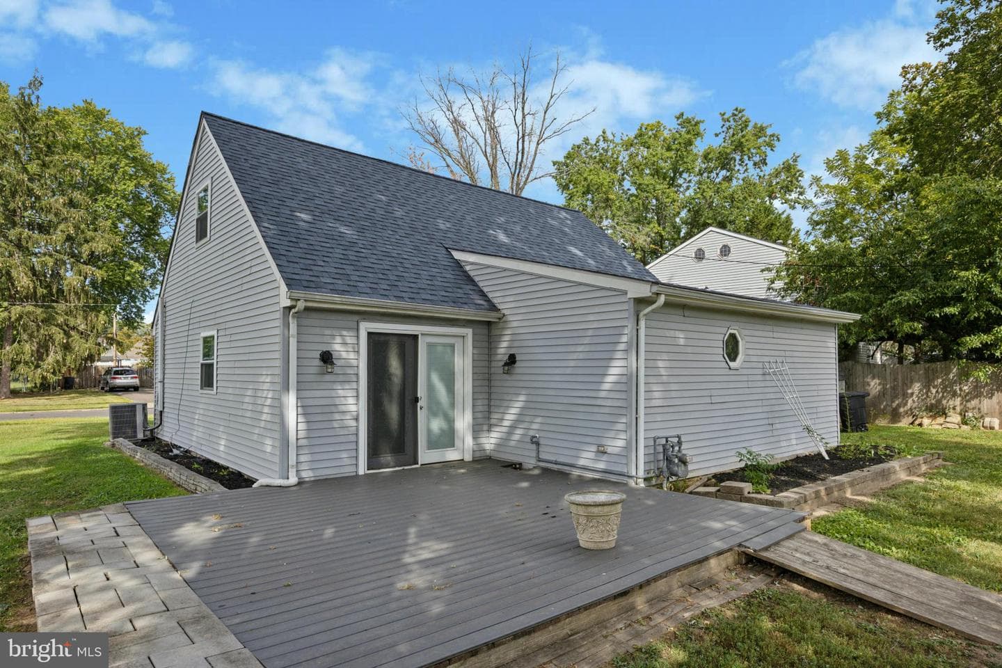 629 Rutland Road photo 25