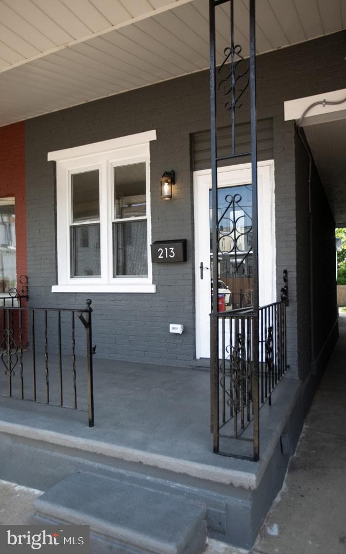 213 New Brook Street photo 3