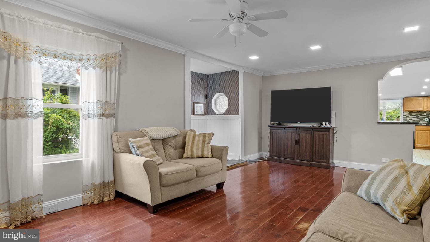 3633 Brownsville photo 14