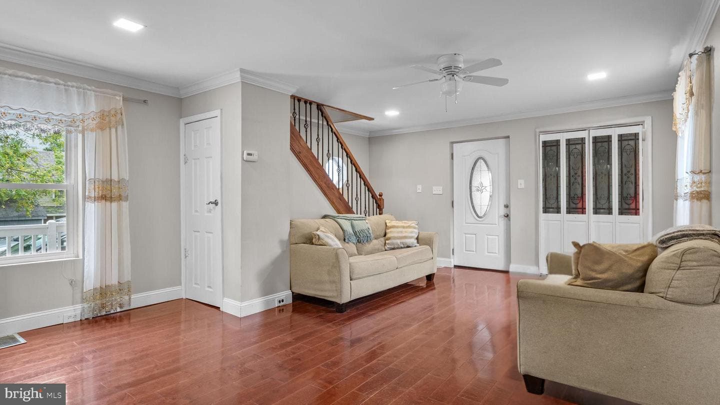 3633 Brownsville photo 16