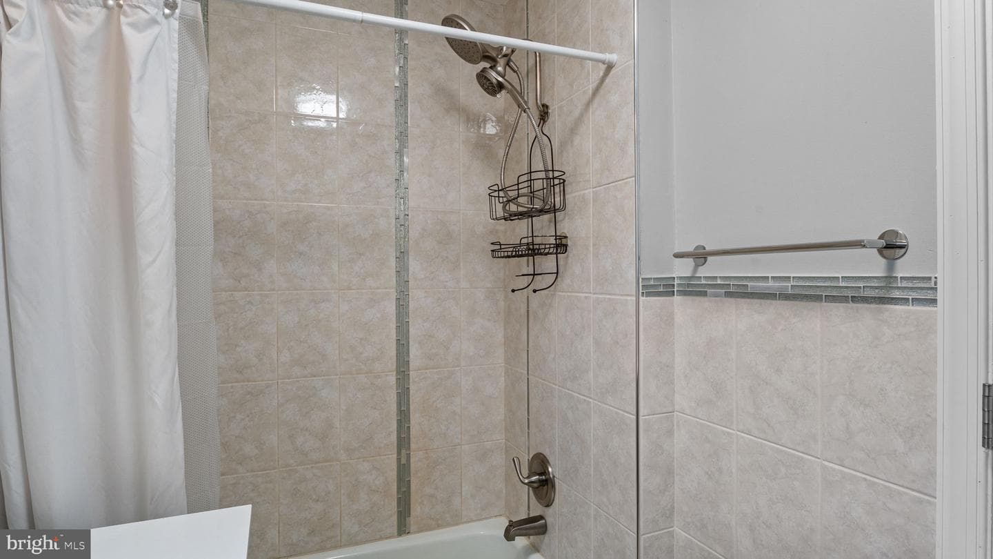 3633 Brownsville photo 19