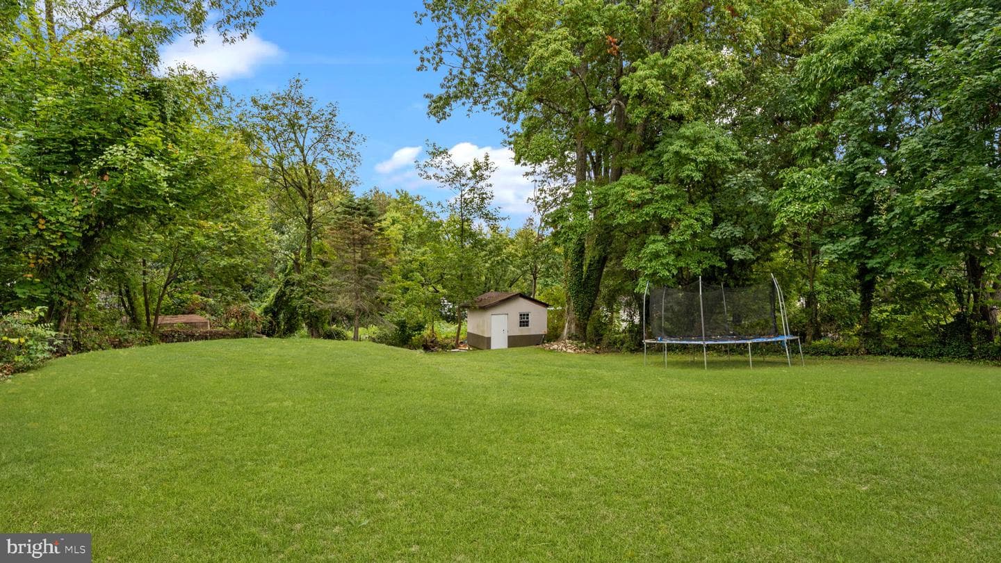 3633 Brownsville photo 30