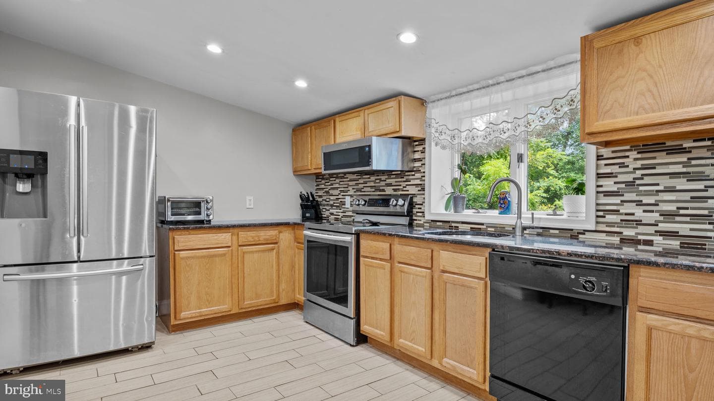 3633 Brownsville photo 7