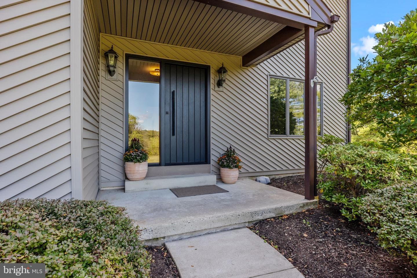 1101 Deerfield Lane photo 3