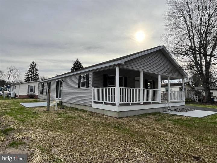218 Vaux Drive photo 2