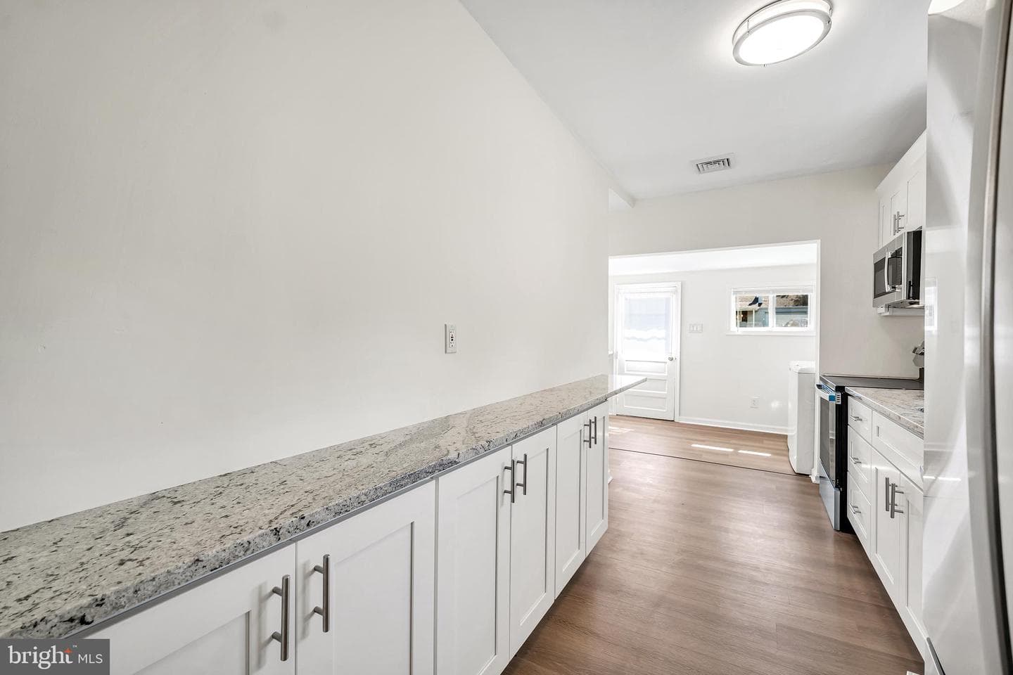 31 Poplar Avenue photo 12