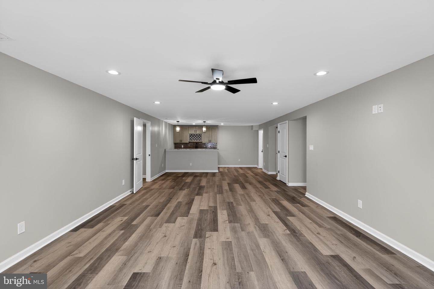 1021 W Maple Avenue photo 10