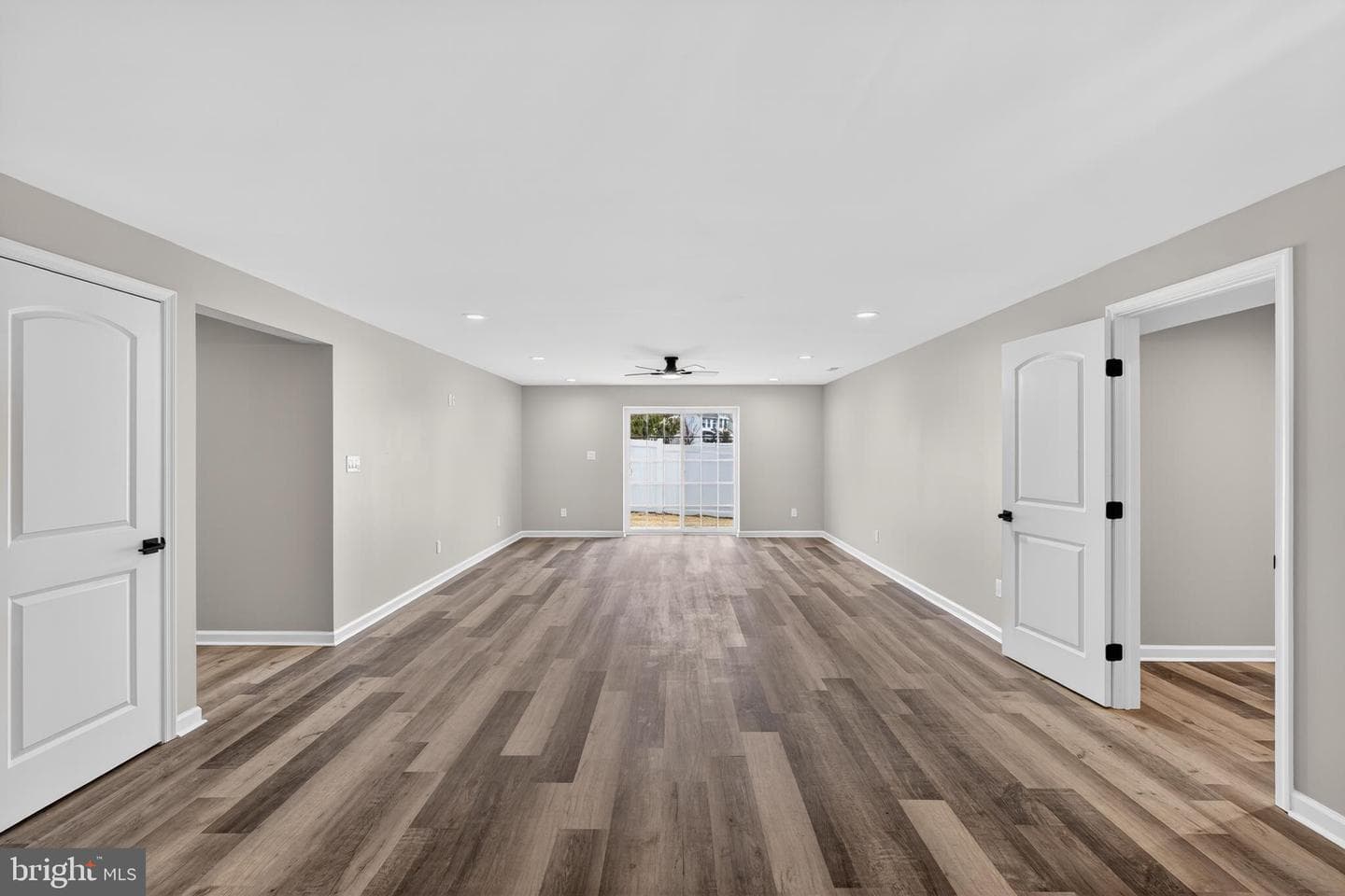 1021 W Maple Avenue photo 18