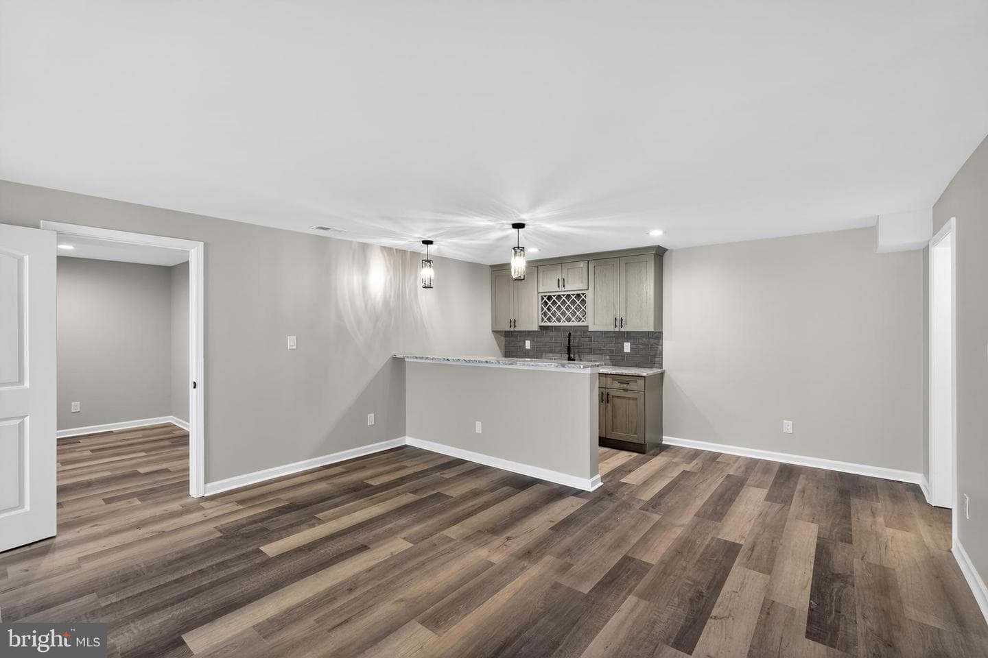 1021 W Maple Avenue photo 19