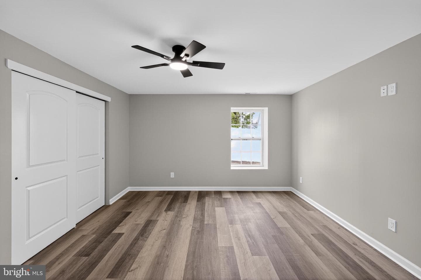 1021 W Maple Avenue photo 20