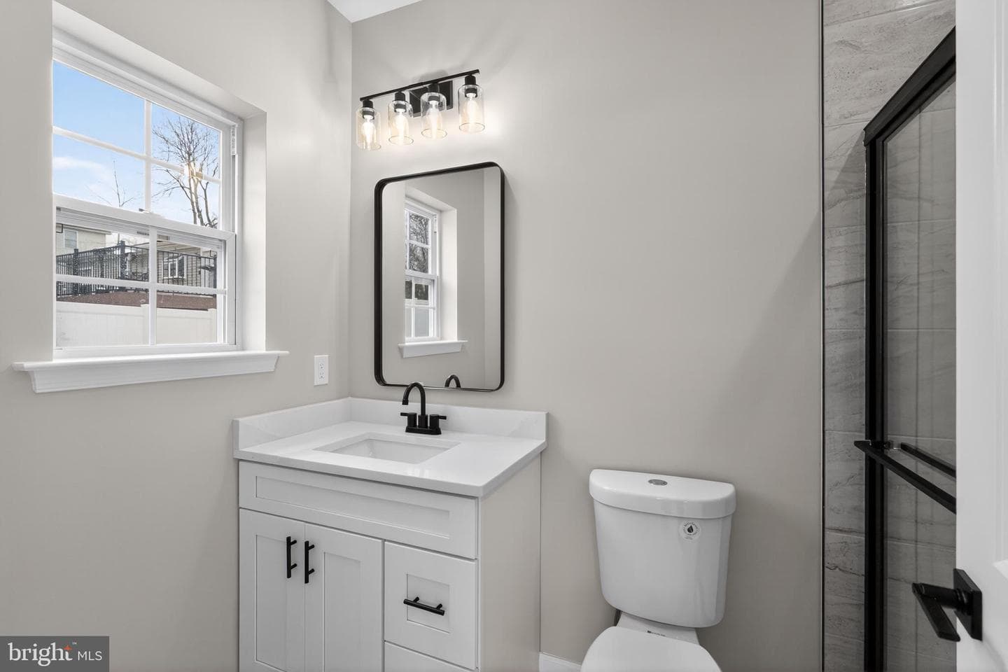 1021 W Maple Avenue photo 23