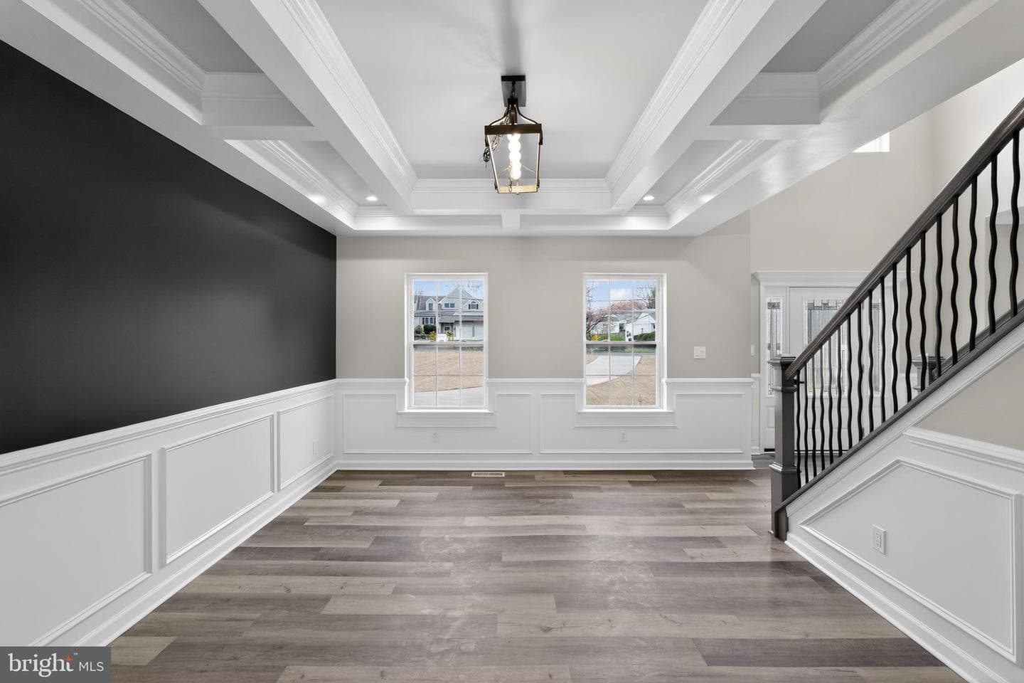 1021 W Maple Avenue photo 3