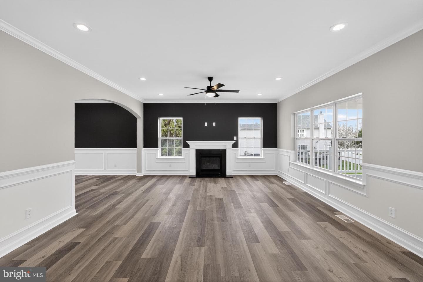 1021 W Maple Avenue photo 4