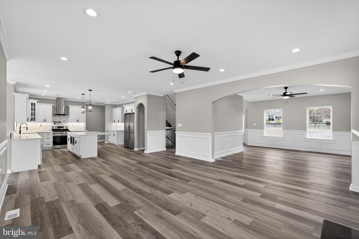 1021 W Maple Avenue photo 5