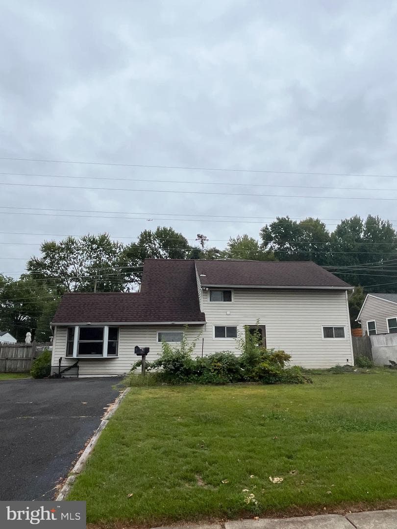 64 Ruby Lane photo 3