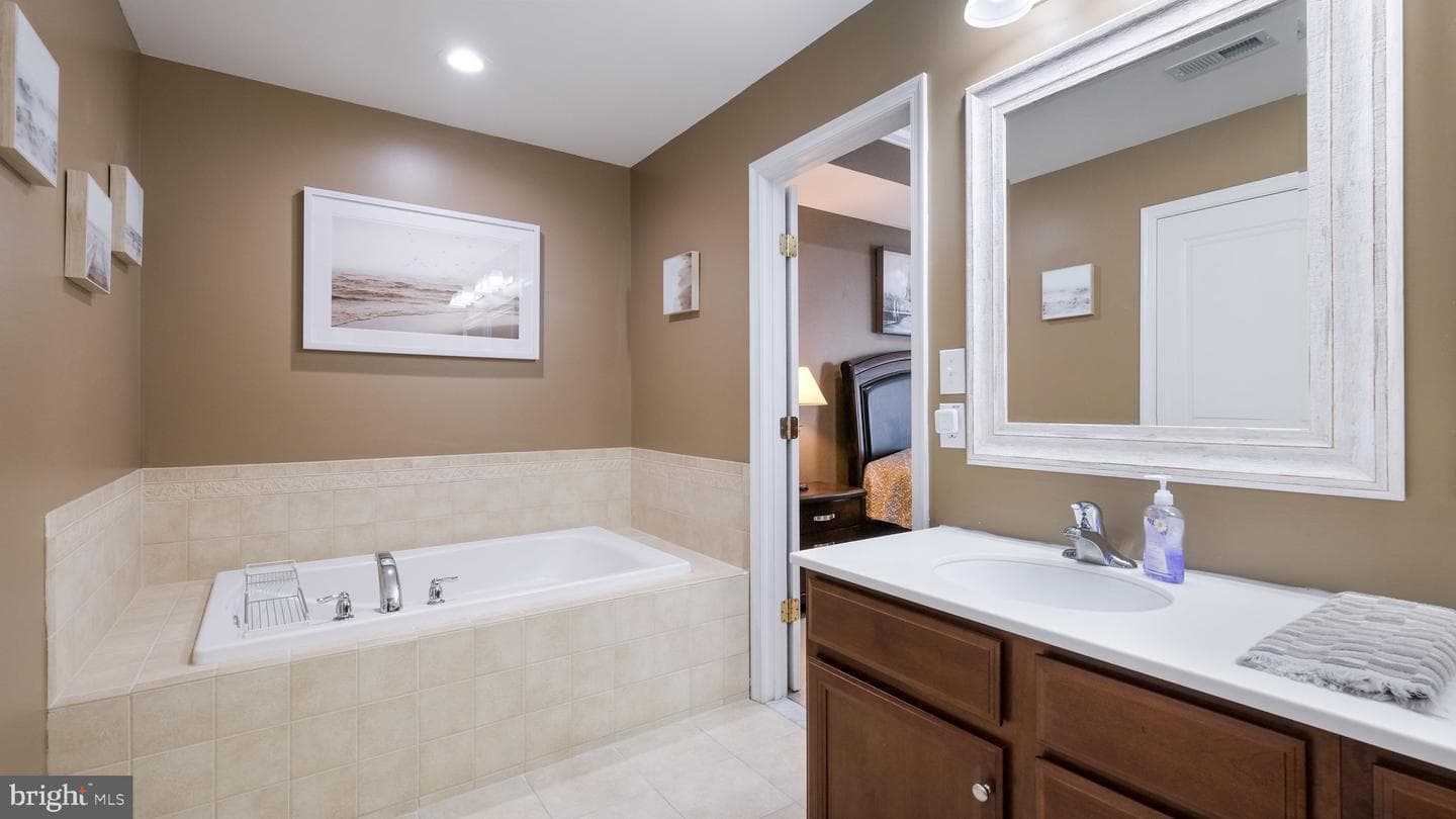 176 Pipers Inn Drive photo 20