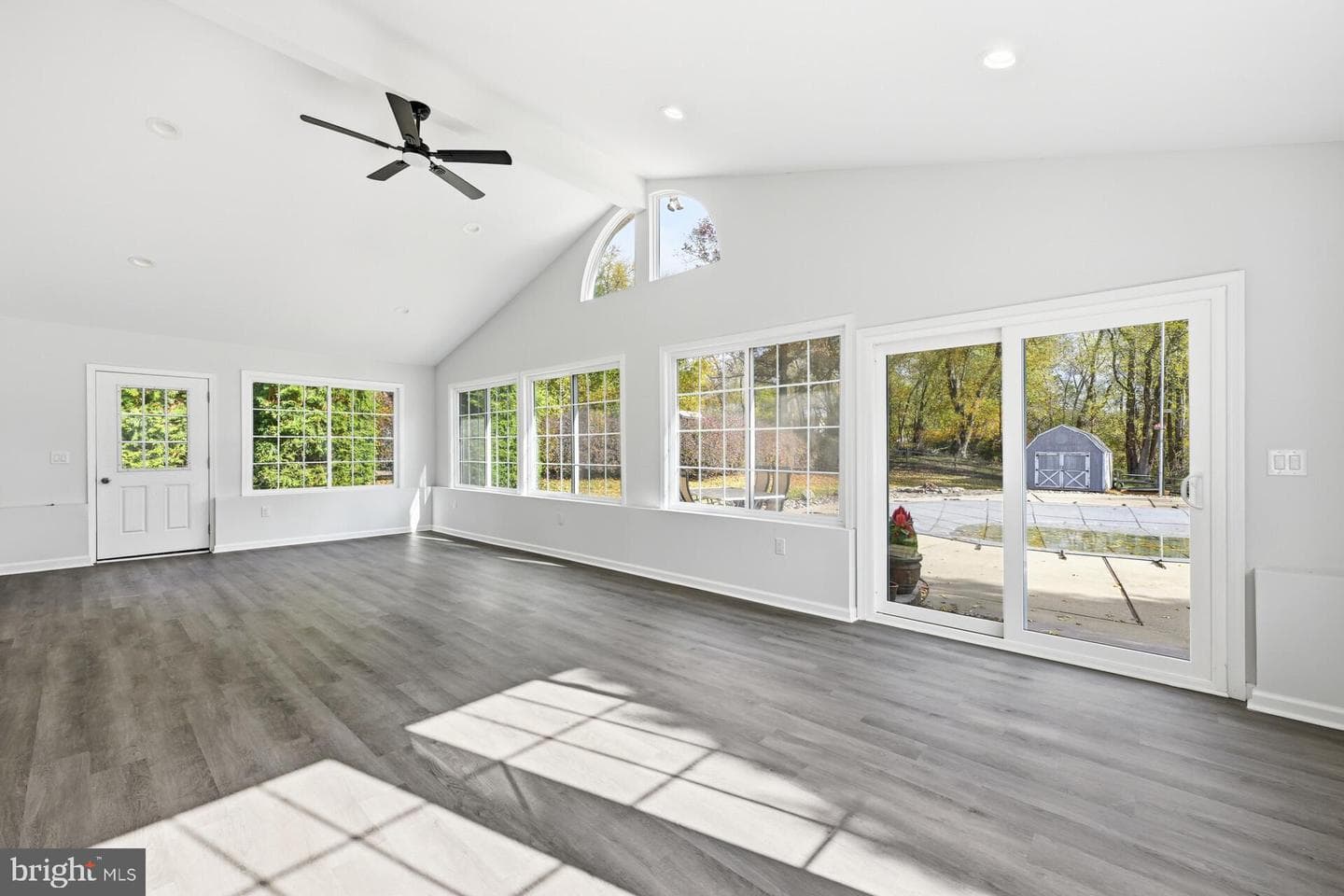 50 Mohawk Drive photo 23