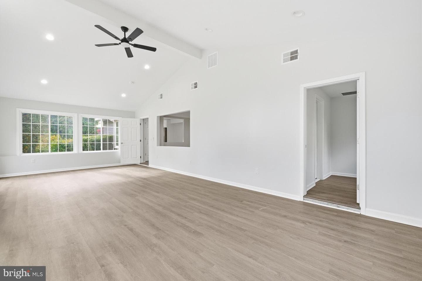 50 Mohawk Drive photo 24