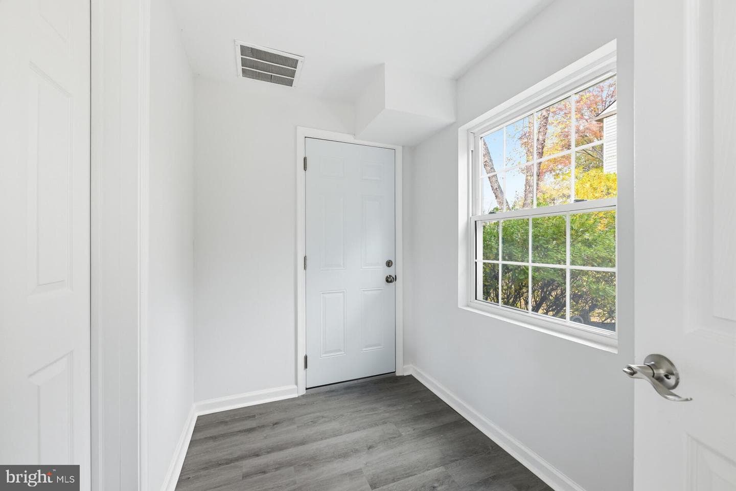 50 Mohawk Drive photo 25