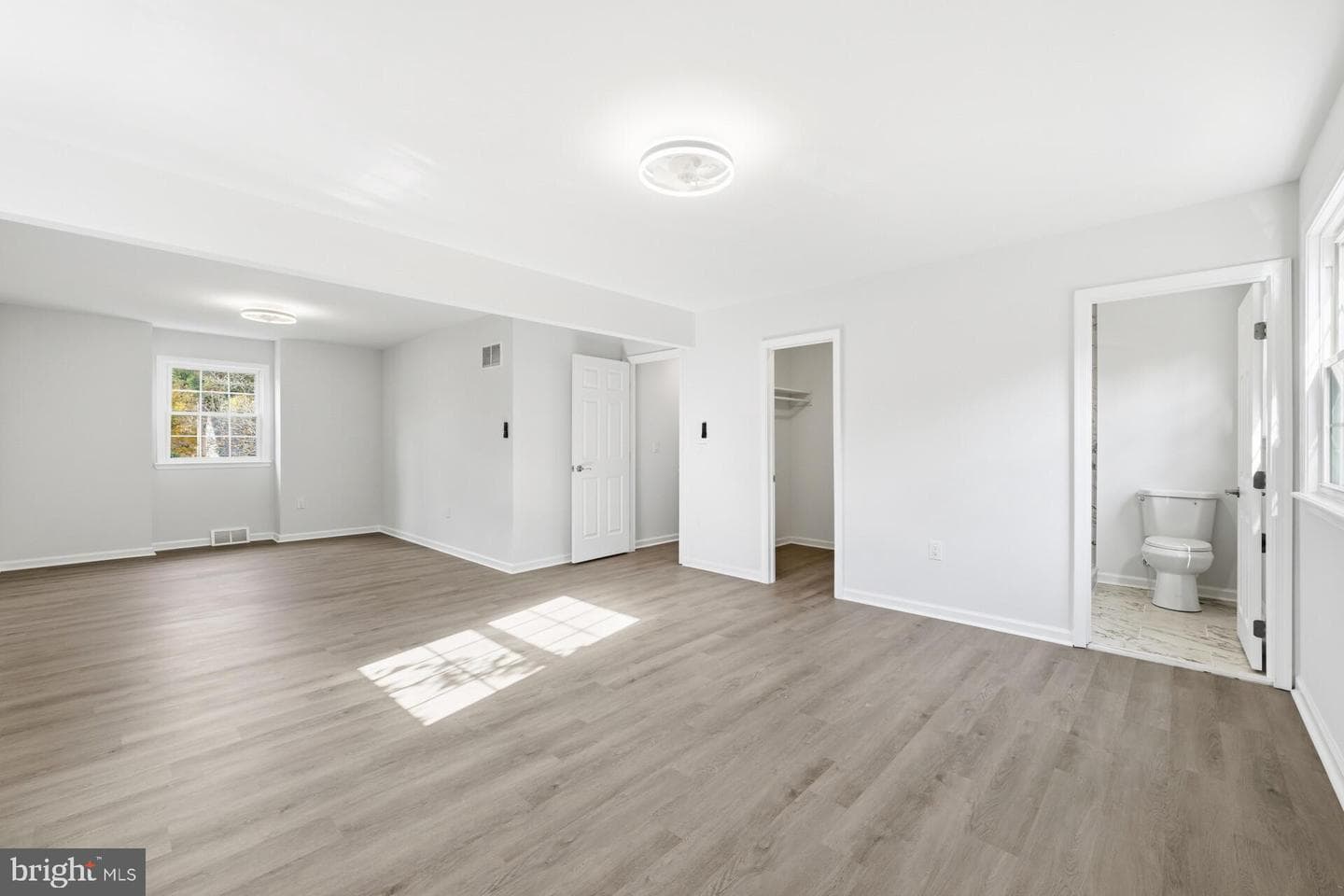50 Mohawk Drive photo 34