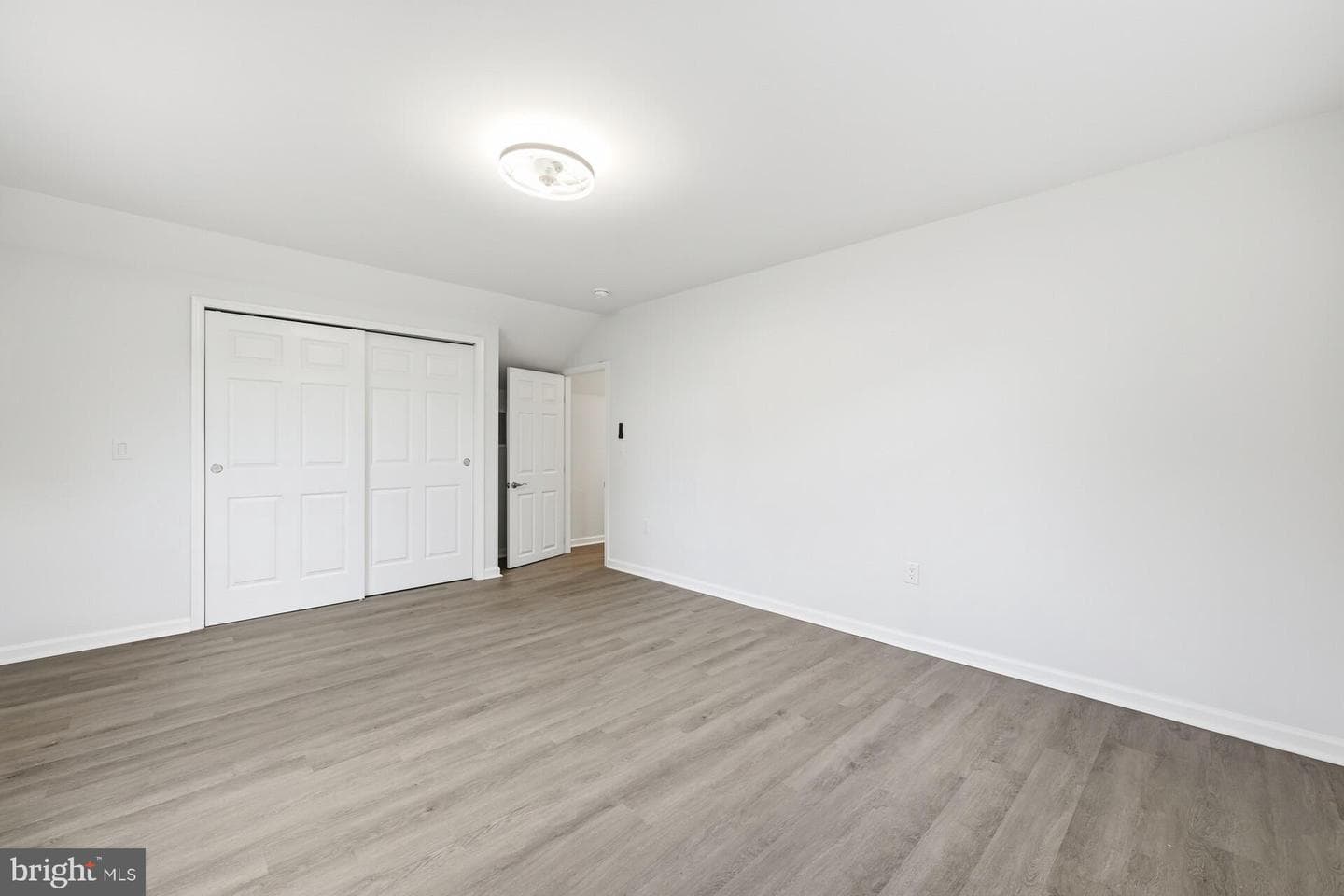 50 Mohawk Drive photo 41