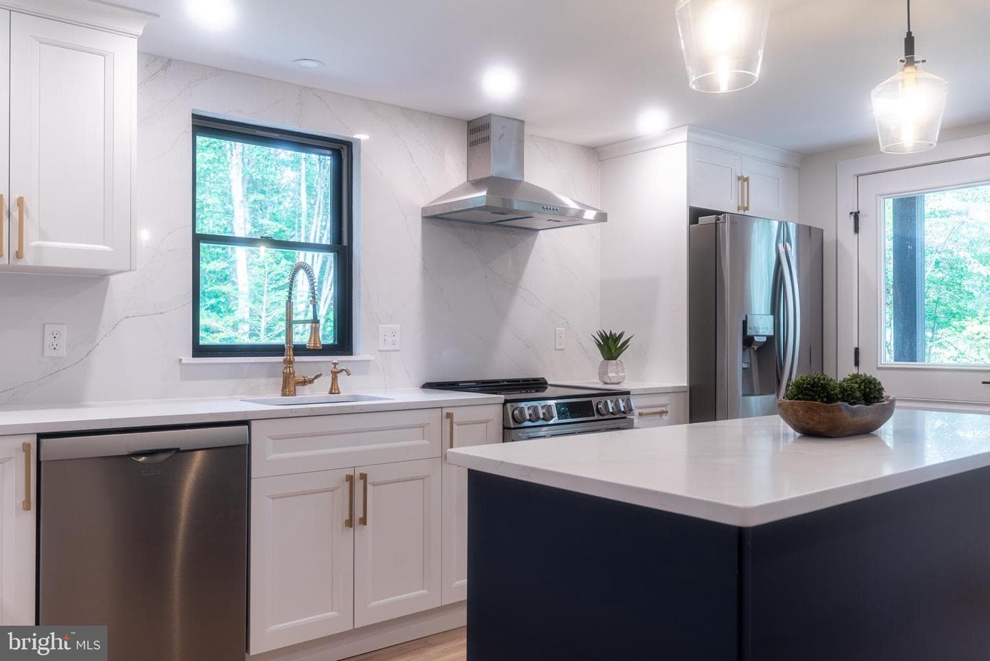 933 Forrest Road photo 10