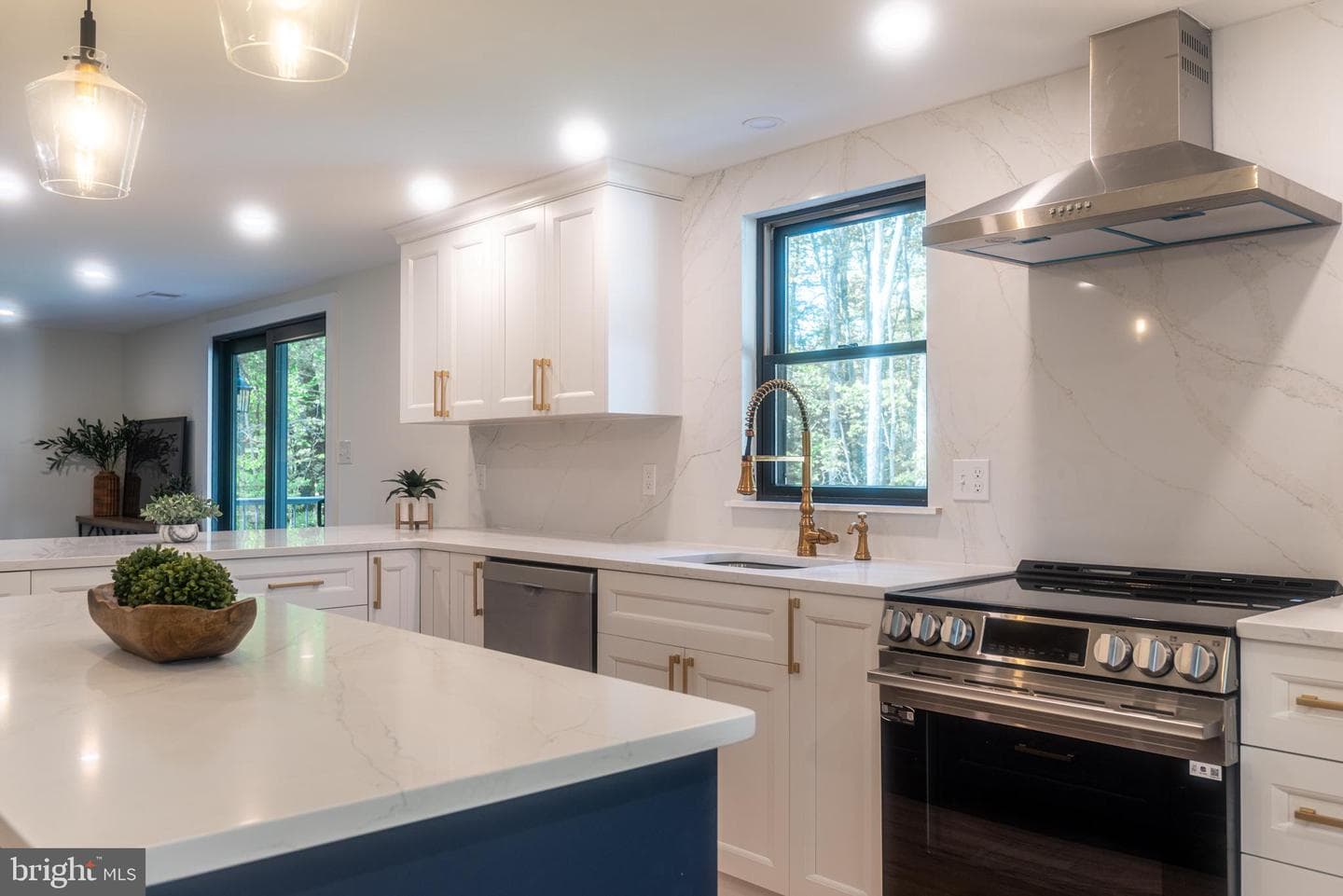 933 Forrest Road photo 11