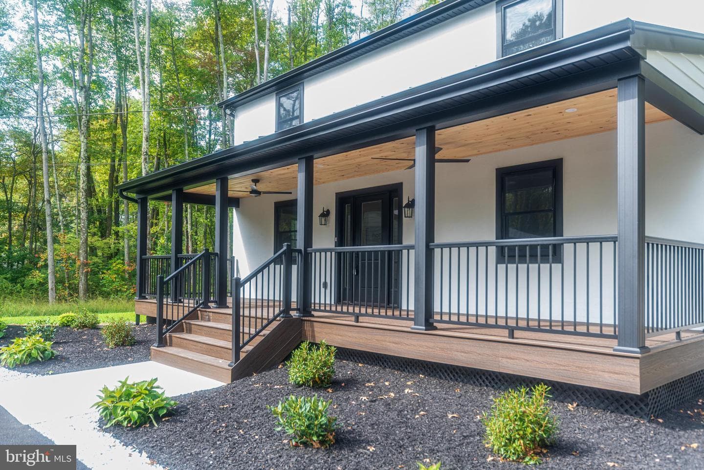 933 Forrest Road photo 3
