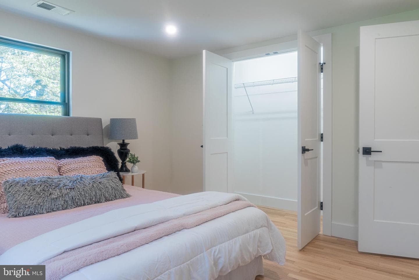 933 Forrest Road photo 32