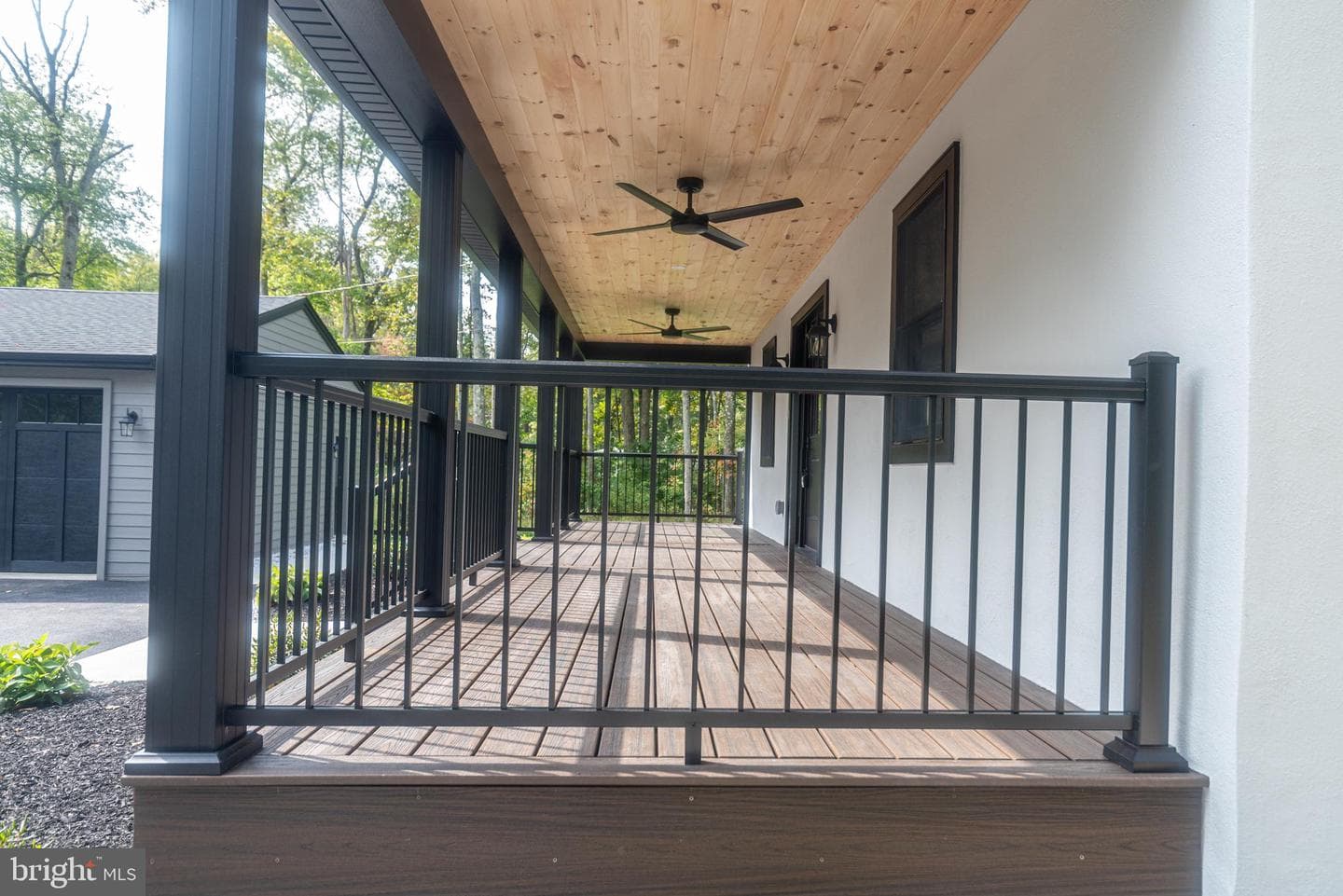 933 Forrest Road photo 4