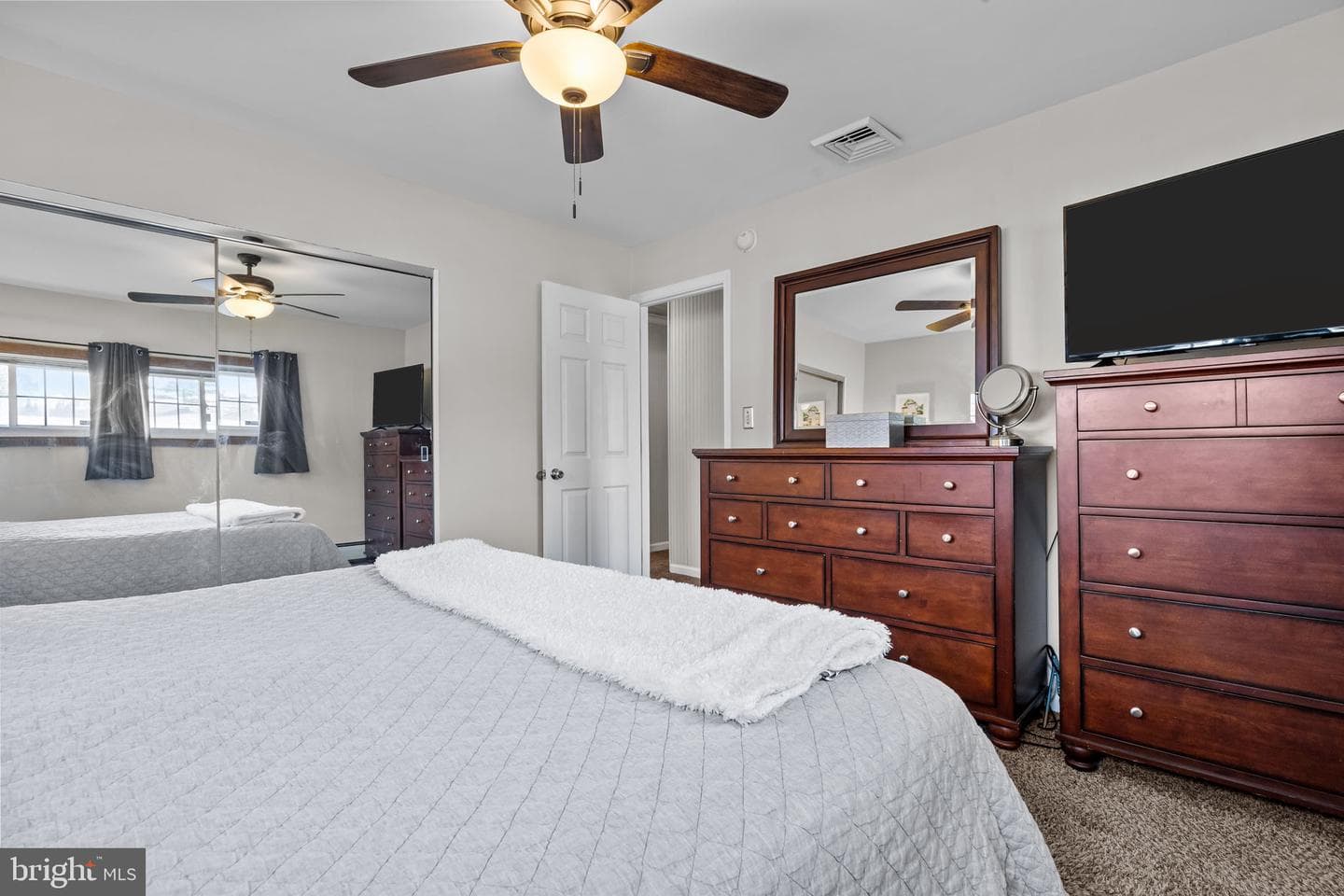 29 Ember Lane photo 19