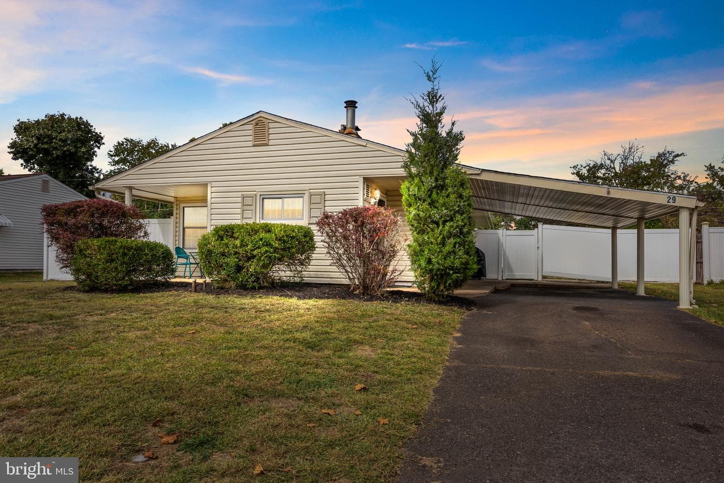 29 Ember Lane photo 2