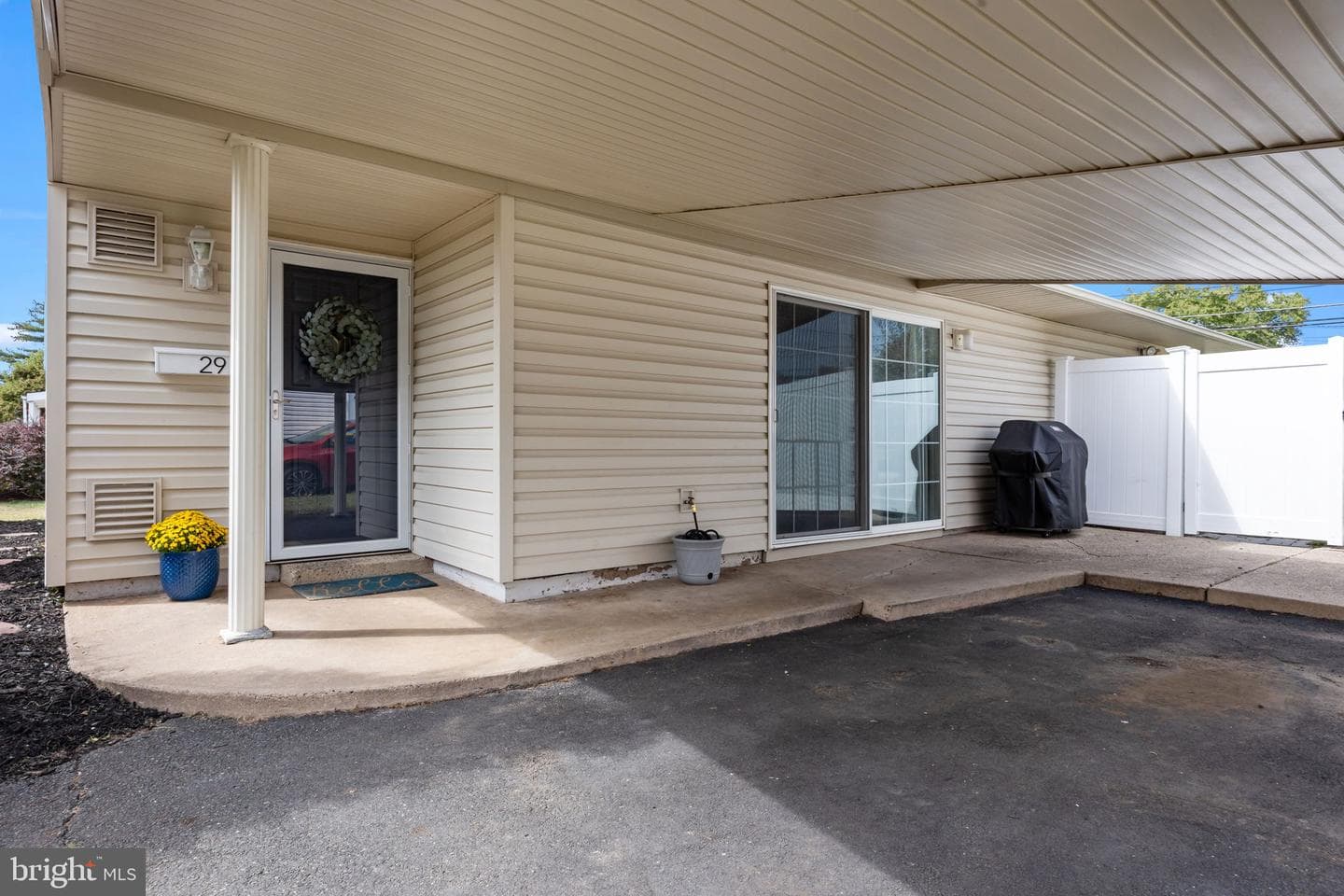 29 Ember Lane photo 4