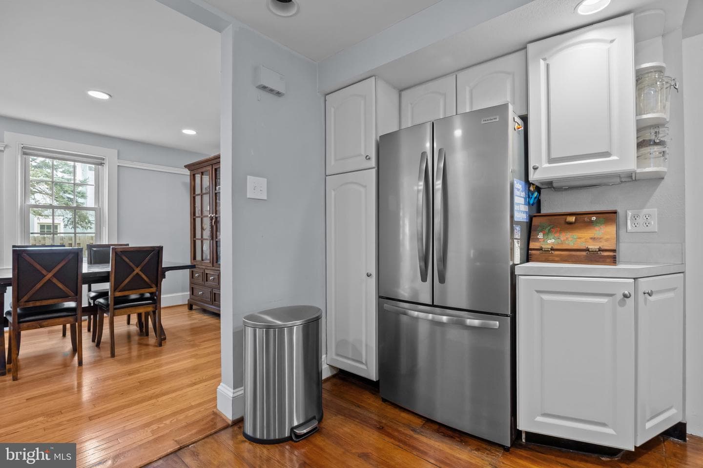 532 E Penn Street photo 10