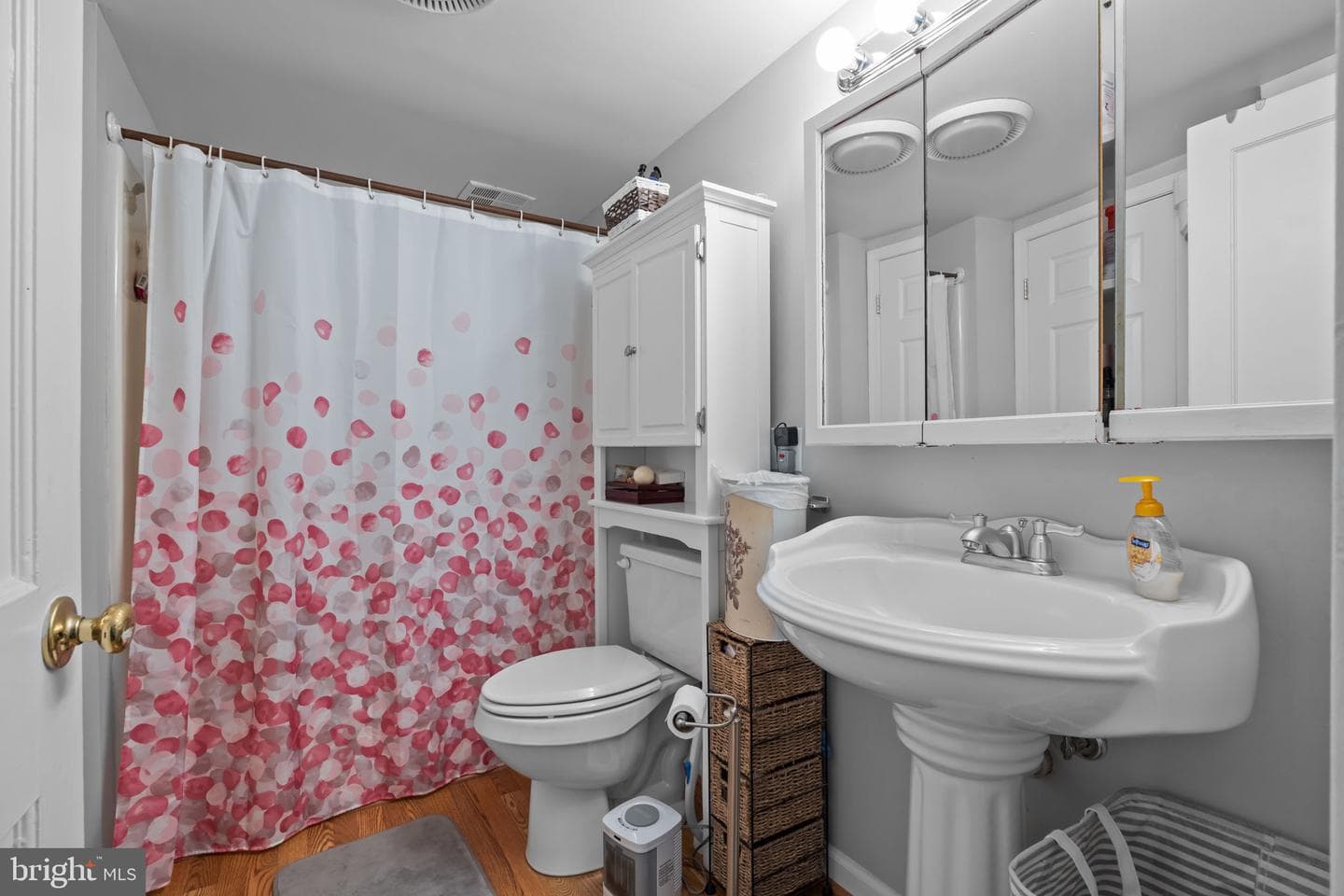 532 E Penn Street photo 22