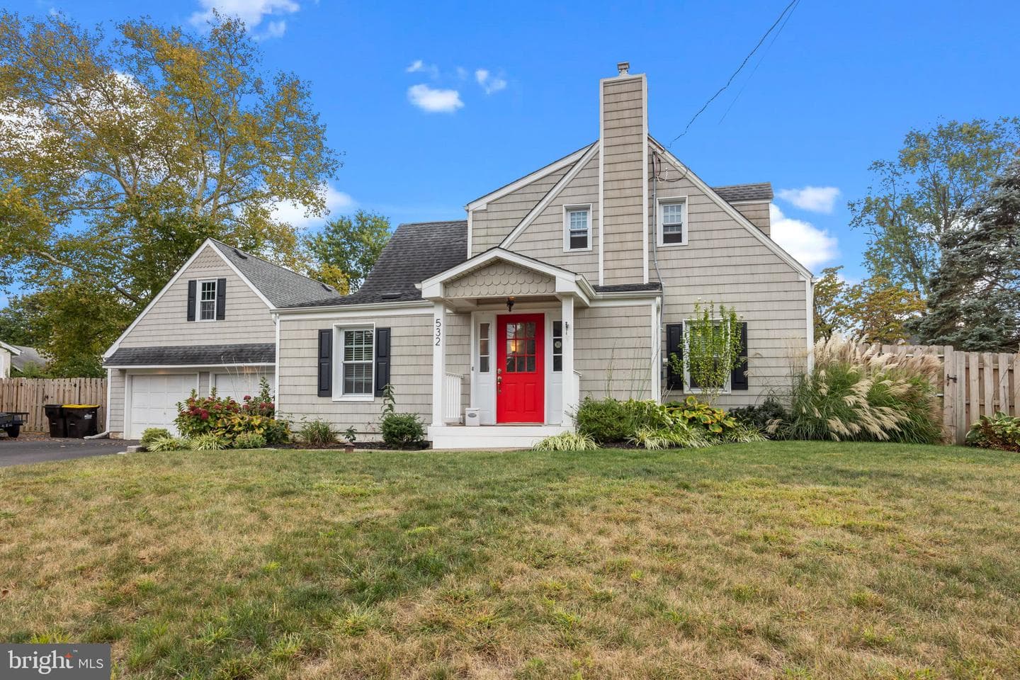 532 E Penn Street photo 3