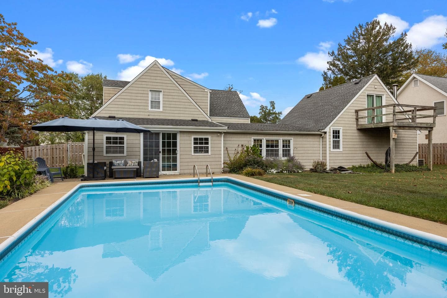 532 E Penn Street photo 32