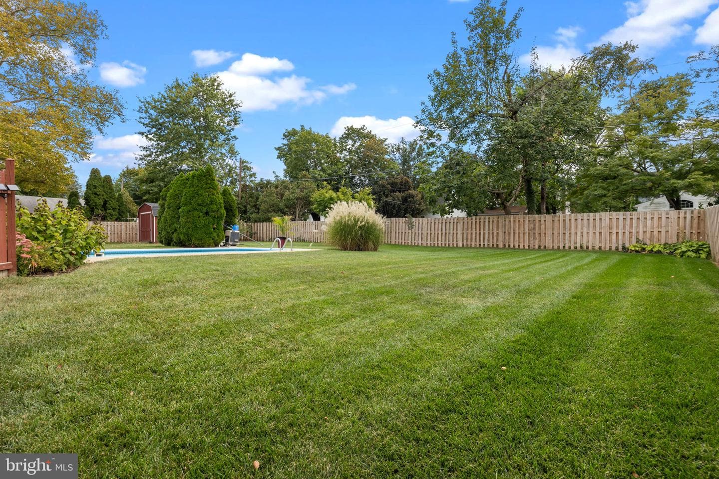 532 E Penn Street photo 34