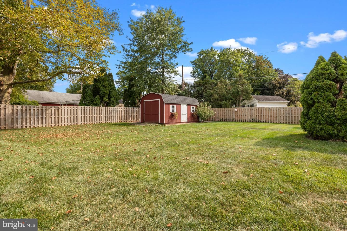 532 E Penn Street photo 38