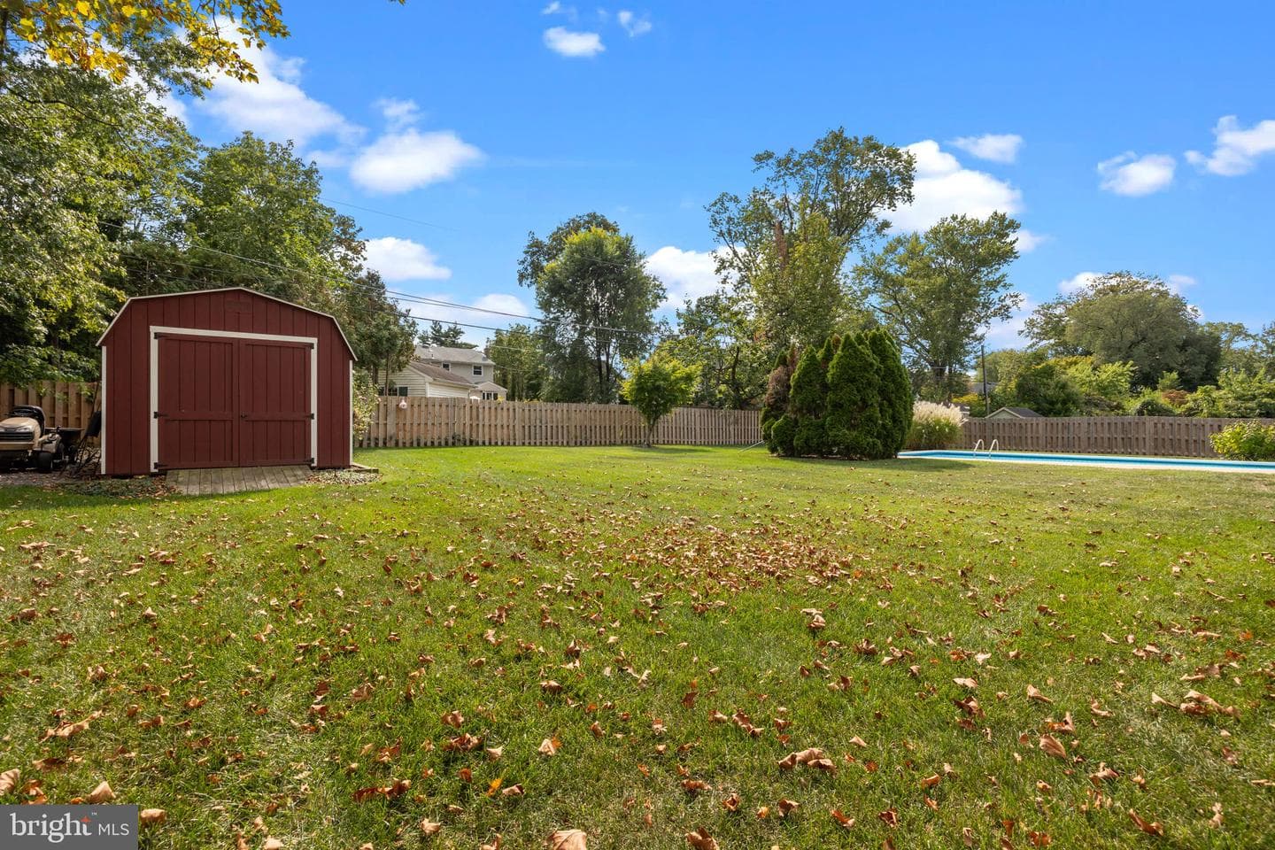 532 E Penn Street photo 39