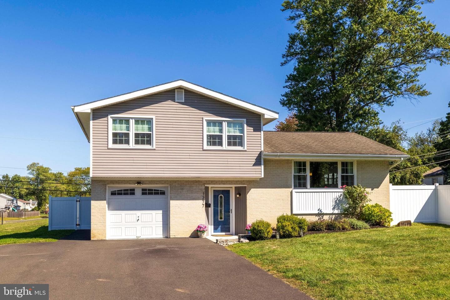 1277 Beverly Road photo 2