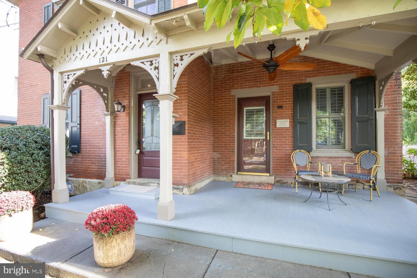 121 Cottage Street photo 2