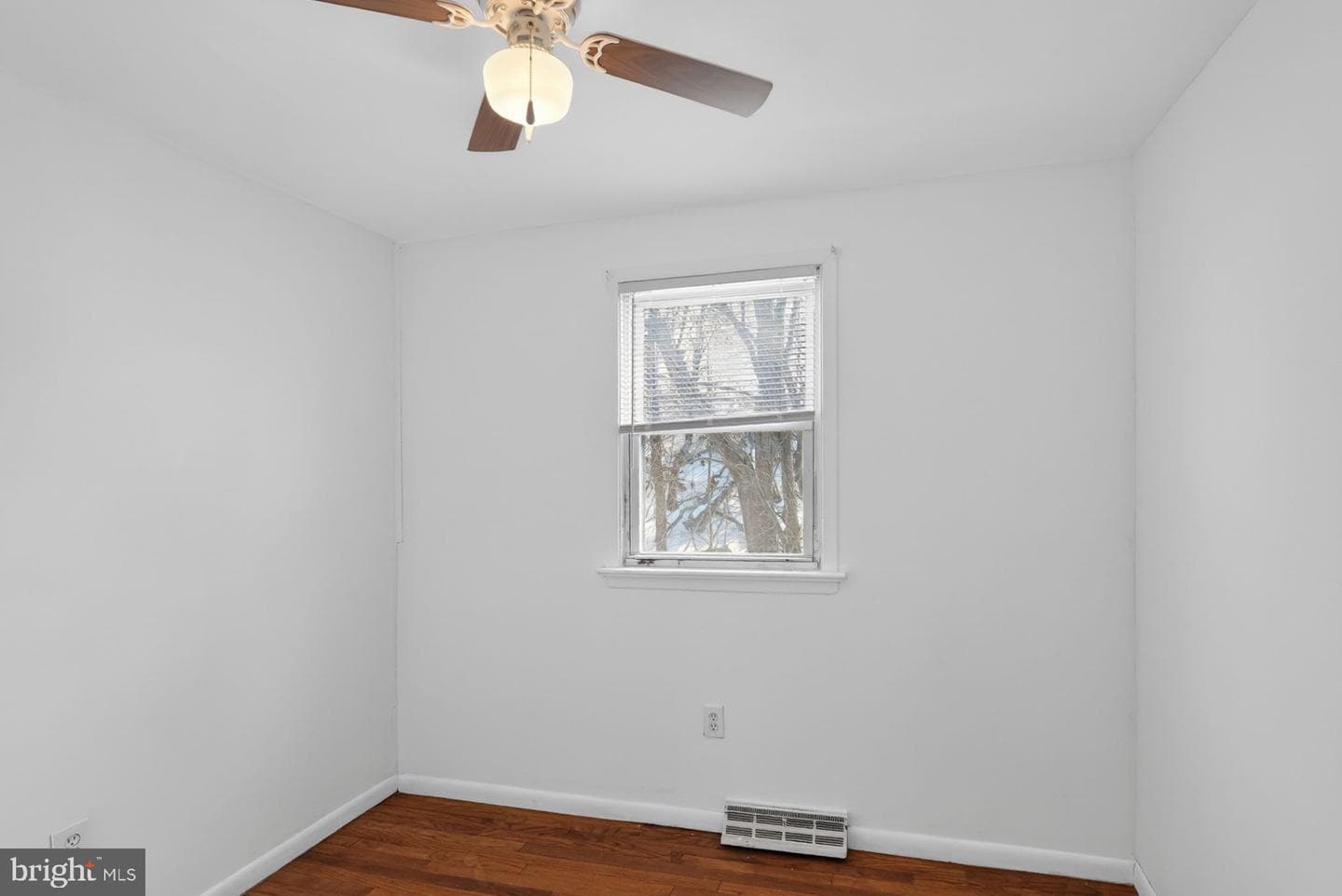 389 Mckinley Avenue photo 23