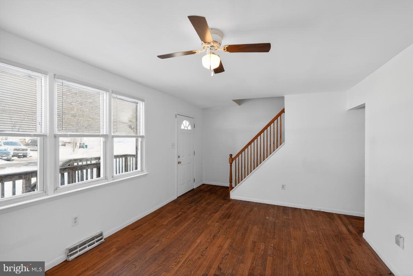 389 Mckinley Avenue photo 8