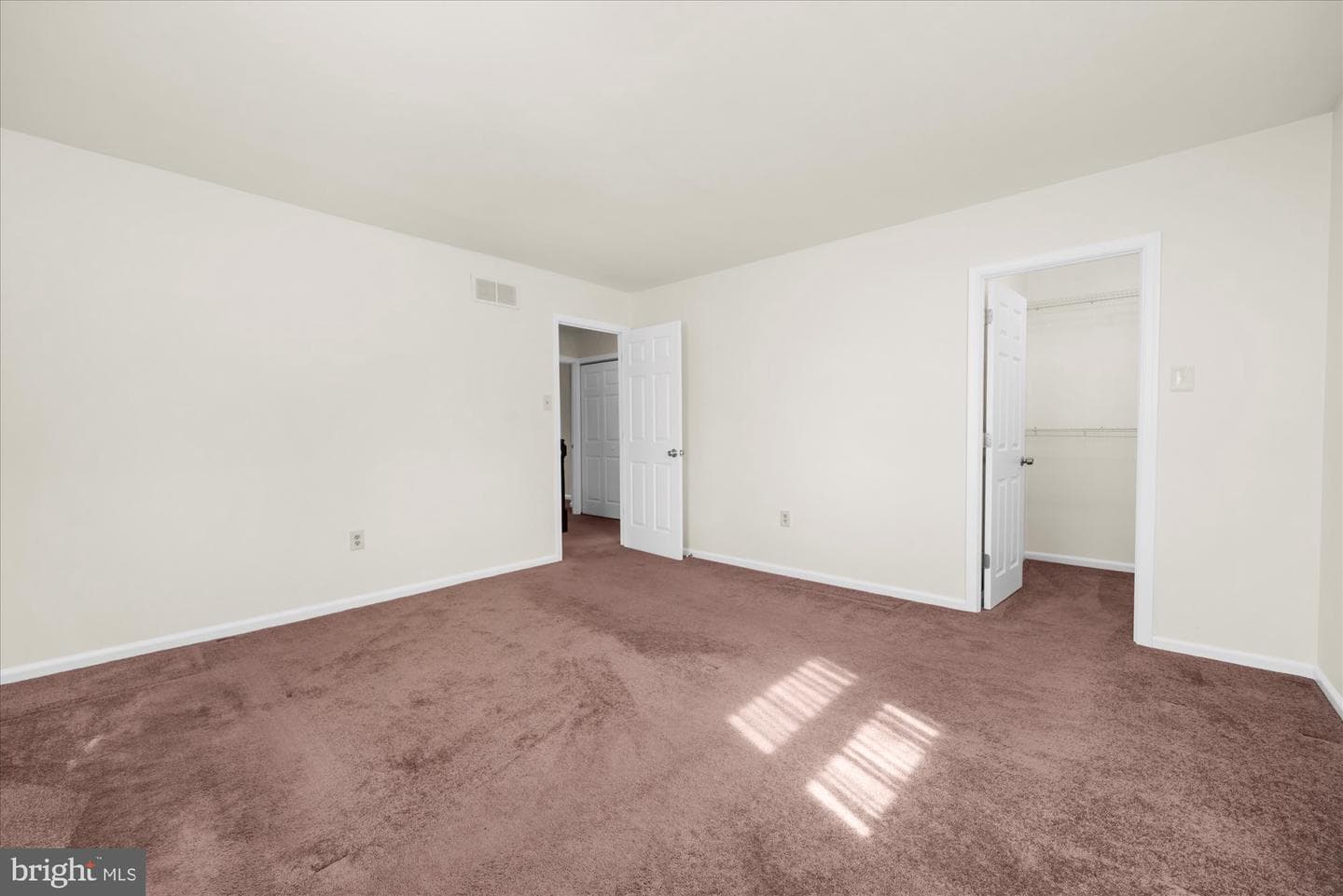 206 Yardley Court photo 14