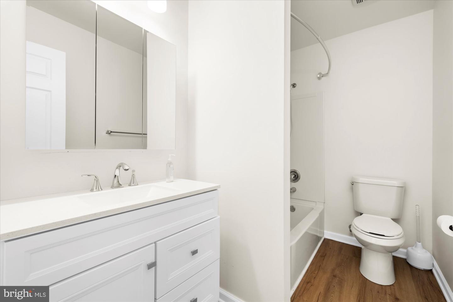 206 Yardley Court photo 15