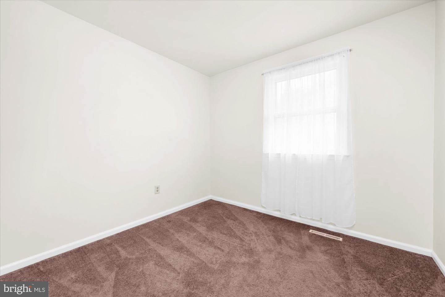 206 Yardley Court photo 16